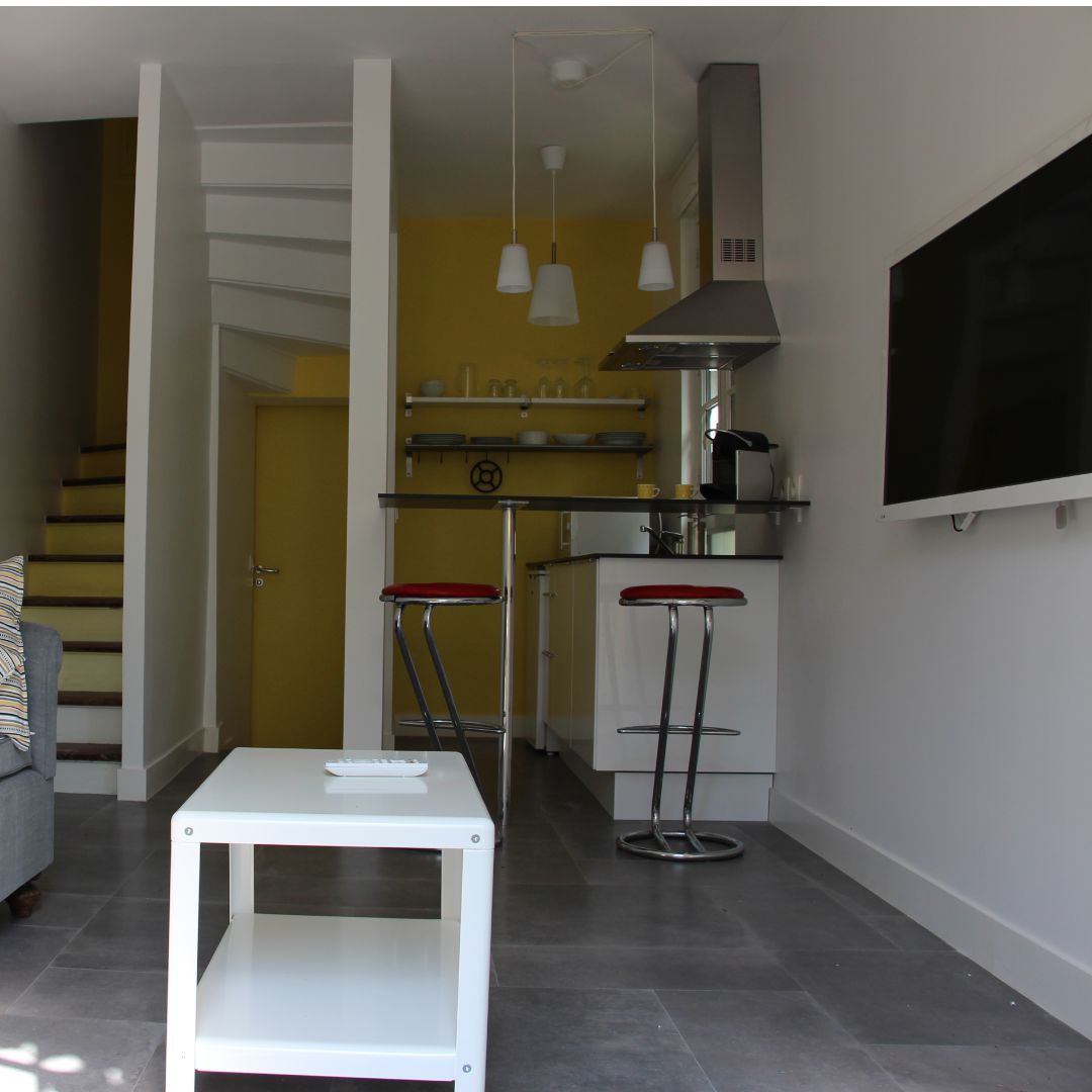 logement-location-appartement-buis-cuisine-escalier-chatillon